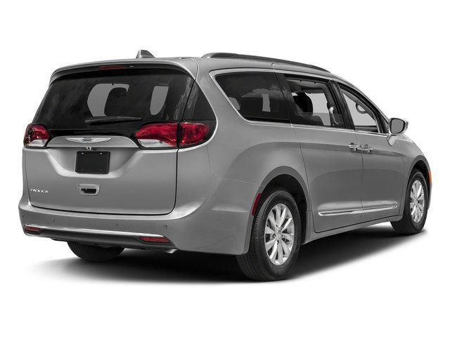 Used 2017 Chrysler Pacifica Touring-L Plus FWD image 2