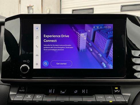 Used 2025 Toyota Camry LE image 28