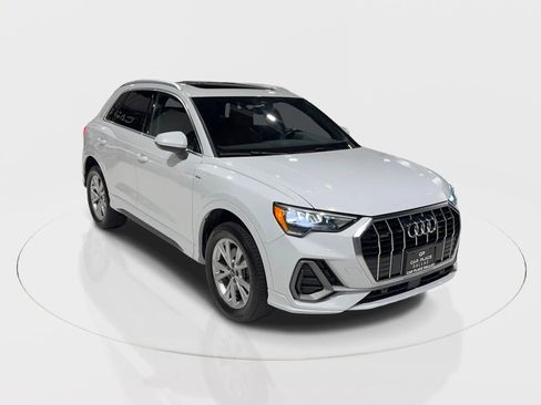 Used 2021 Audi Q3 2.0T Premium w/ Convenience Package image 2