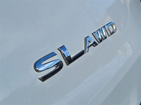 Used 2021 Nissan Rogue SL w/ Premium Package image 17