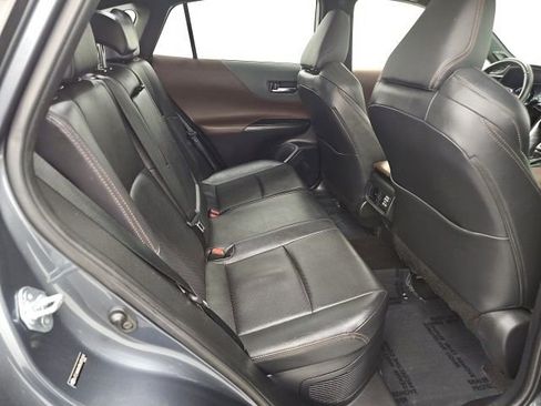 Used 2021 Toyota Venza Limited image 38