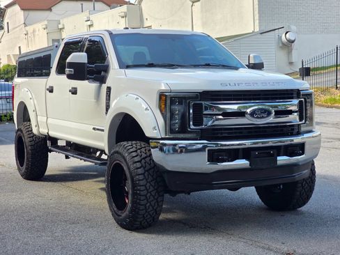 Used 2019 Ford F250 XLT AWD/4WD image 9