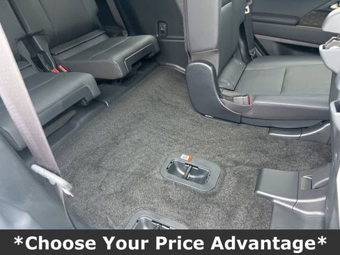 Used 2024 Lexus GX 550 w/ Accessory Package (Z1) image 23