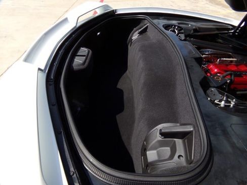Used 2022 Chevrolet Corvette Stingray Preferred Cpe w/ Z51 Performance Package RWD image 11