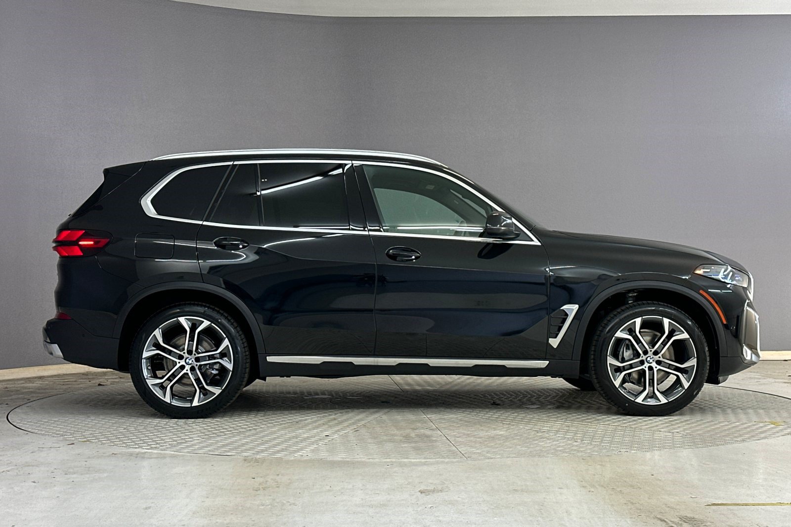 New 2026 BMW X5 sDrive40i RWD image 8