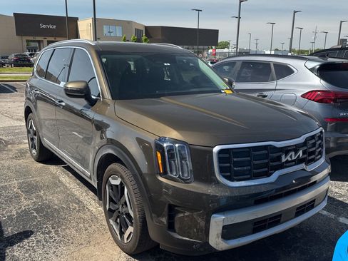 Used 2024 Kia Telluride S w/ S Sunroof Package AWD/4WD image 2