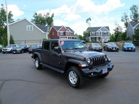 Used 2020 Jeep Gladiator Sport w/ Quick Order Package 24S AWD/4WD image 2