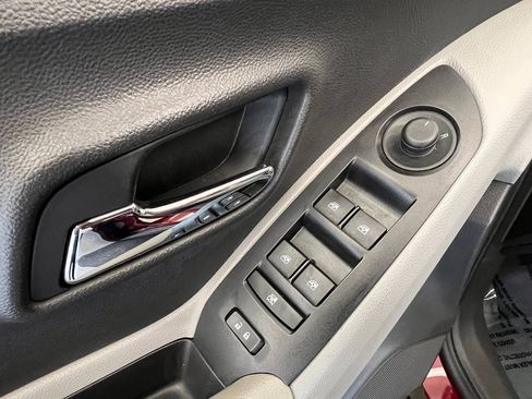 Used 2016 Chevrolet Trax LT w/ LT Convenience Package image 22