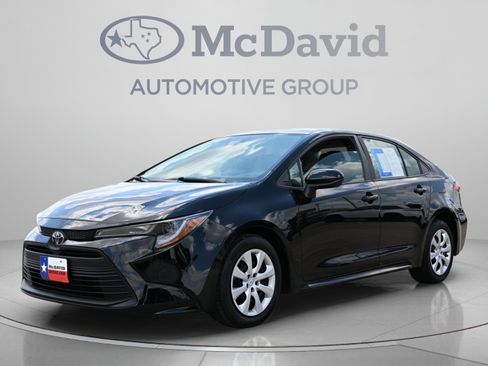 Used 2025 Toyota Corolla LE FWD image 1
