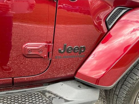 Used 2021 Jeep Gladiator Overland image 14