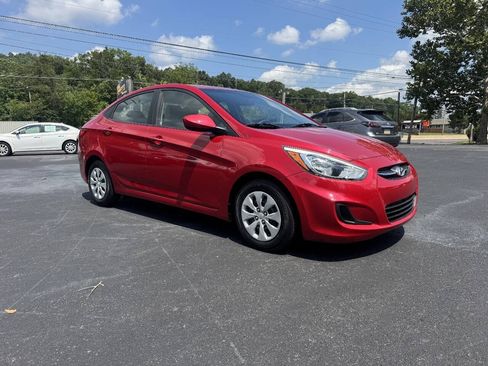 Used 2015 Hyundai Accent GLS w/ Option Group 02 FWD image 4