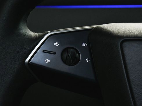 Used 2024 Tesla Cybertruck AWD Crew Cab image 45