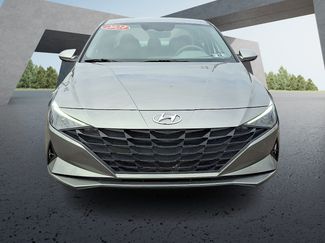 Used 2023 Hyundai Elantra SEL video 2