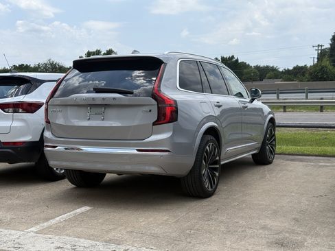Used 2025 Volvo XC90 B6 Plus AWD/4WD image 3