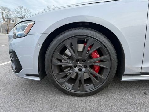 Used 2025 Audi S8 image 16