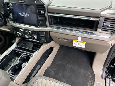 New 2026 Ford F450 Platinum w/ Platinum Plus Package image 39