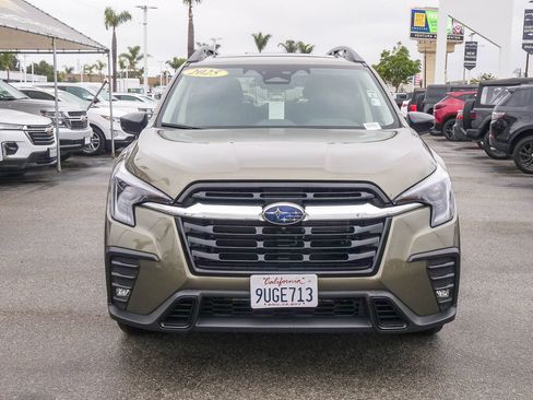 Used 2025 Subaru Ascent Limited AWD/4WD image 2