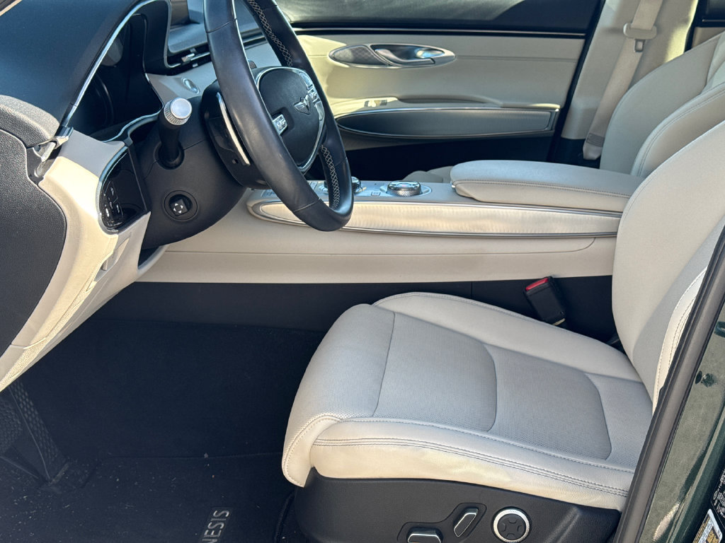 Used 2022 Genesis GV70 2.5T w/ Select Package AWD/4WD image 9