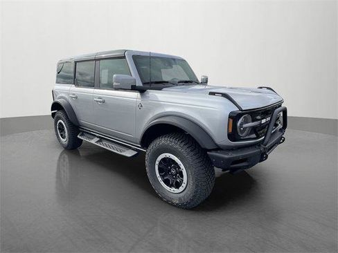 Used 2024 Ford Bronco Outer Banks w/ Sasquatch Package image 12
