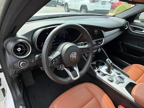 Used 2024 Alfa Romeo Giulia Ti w/ Active Assist Plus Package AWD/4WD image 25
