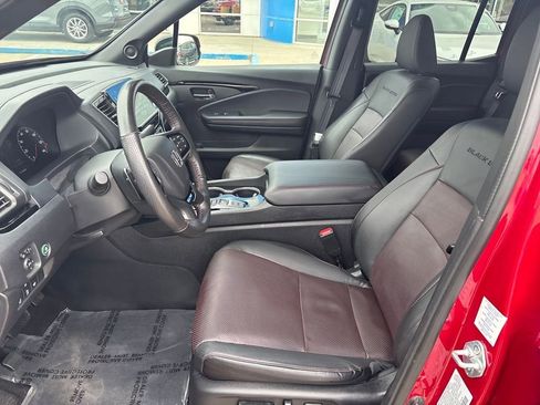 Used 2025 Honda Ridgeline Black Edition image 12