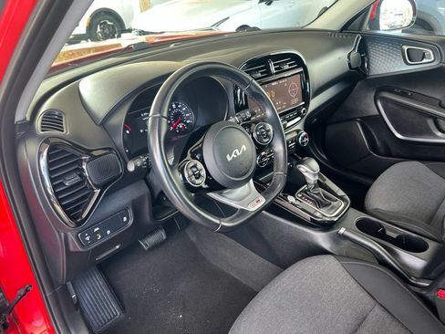 Certified 2022 Kia Soul GT-Line FWD image 6