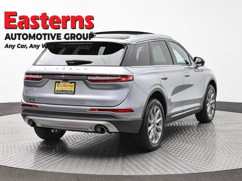 Used 2022 Lincoln Corsair AWD w/ Premium Package image 5