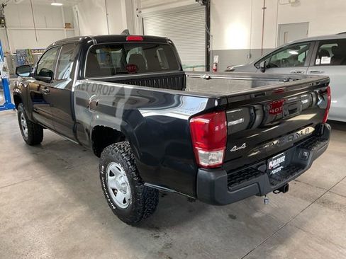Used 2020 Toyota Tacoma SR image 4