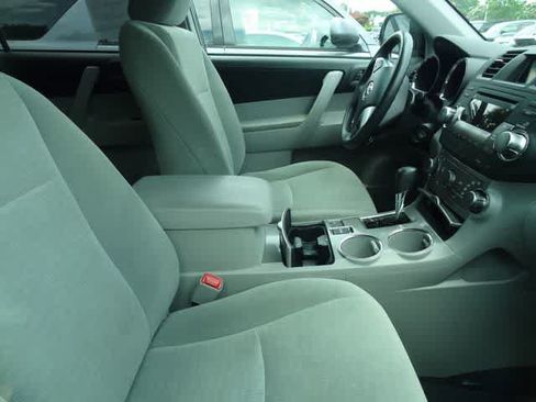 Used 2012 Toyota Highlander 4WD w/ Tech Pkg image 12
