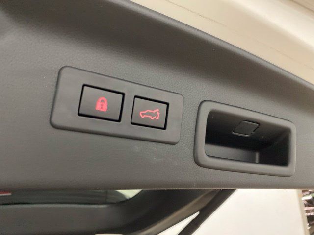 Used 2025 Subaru Forester Premium AWD/4WD image 10