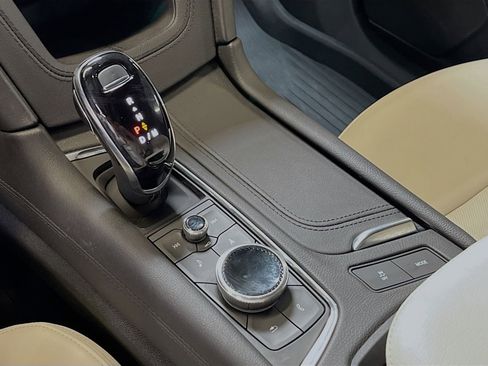 Used 2025 Cadillac XT6 Sport w/ Technology Package AWD/4WD image 17