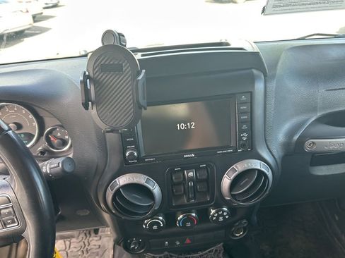 Used 2017 Jeep Wrangler Unlimited Sport w/ Quick Order Package 24S AWD/4WD image 3