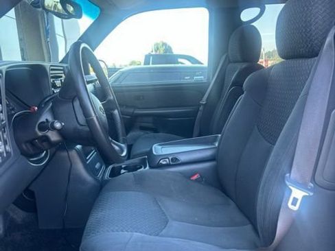 Used 2002 Chevrolet Avalanche 4x4 w/ Off-Road Suspension Pkg image 8