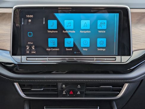 Used 2024 Volkswagen Atlas SE w/ Black Wheel Package image 26