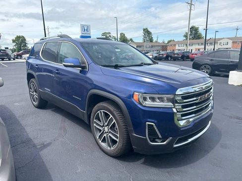 Used 2023 GMC Acadia SLT w/ Technology Package FWD image 16