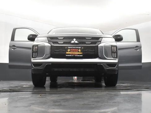 Used 2025 Mitsubishi Outlander Sport LE image 11