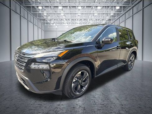 Certified 2025 Nissan Rogue SV FWD image 3
