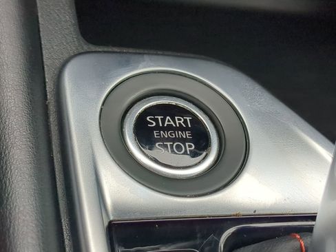 Used 2025 Nissan Sentra SR w/ SR Premium Package image 29