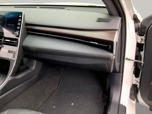 Used 2019 Toyota Avalon XLE w/ Moonroof Package FWD image 19