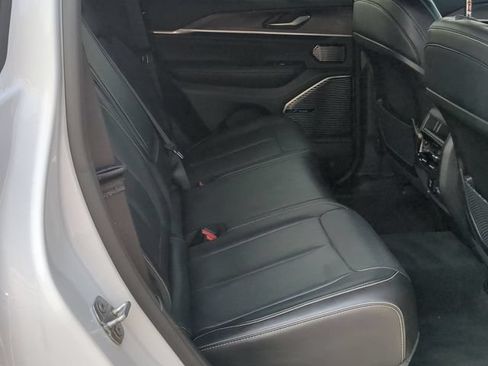 Used 2023 Jeep Grand Cherokee Overland AWD/4WD image 19
