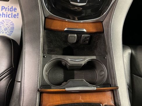Used 2017 Cadillac Escalade Premium Luxury AWD/4WD image 16