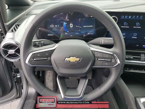 New 2026 Chevrolet Equinox EV LT image 18