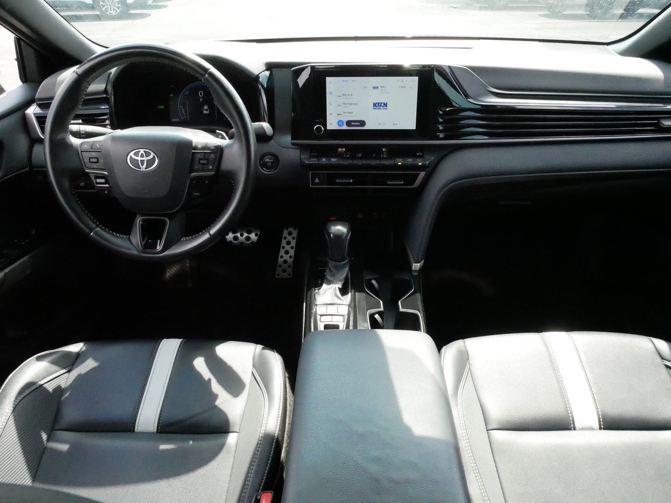 Certified 2025 Toyota Camry SE FWD image 10