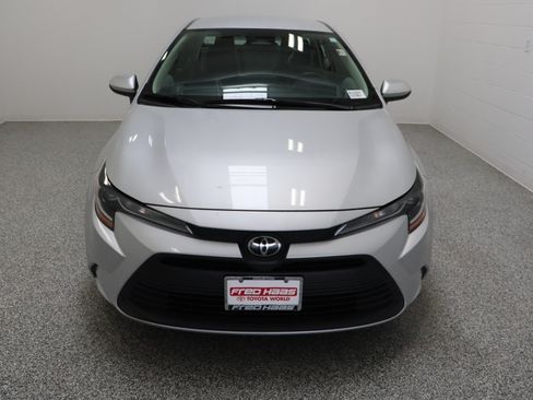 Used 2024 Toyota Corolla LE FWD image 3