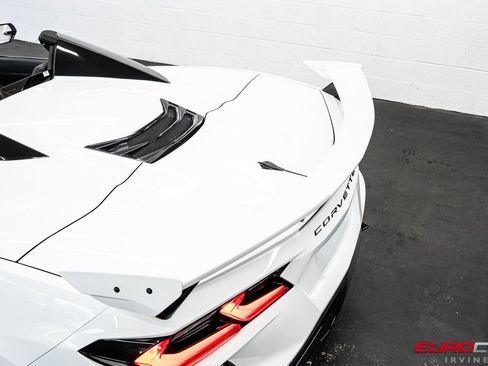 Used 2024 Chevrolet Corvette Stingray Convertible w/ 1LT RWD image 19