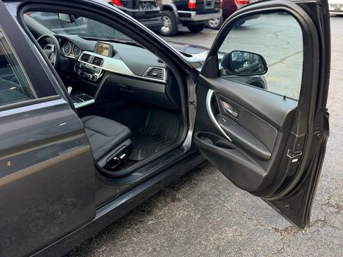 Used 2016 BMW 320i xDrive Sedan AWD/4WD image 9