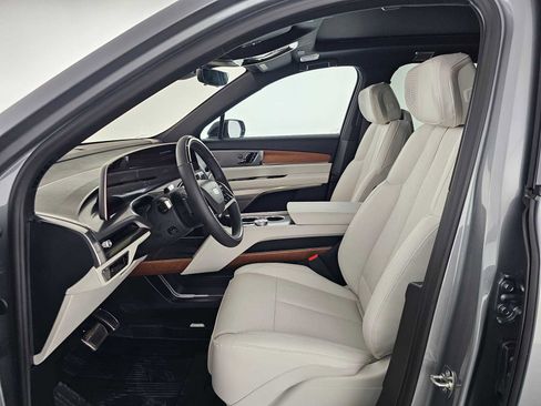 New 2026 Cadillac Vistiq Luxury w/ LPO, Floor Liner Package AWD/4WD image 22