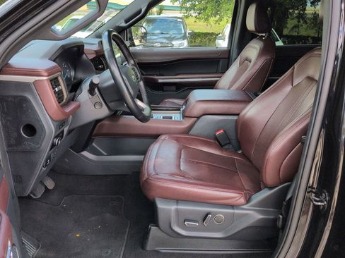Used 2024 Ford Expedition Limited RWD image 19