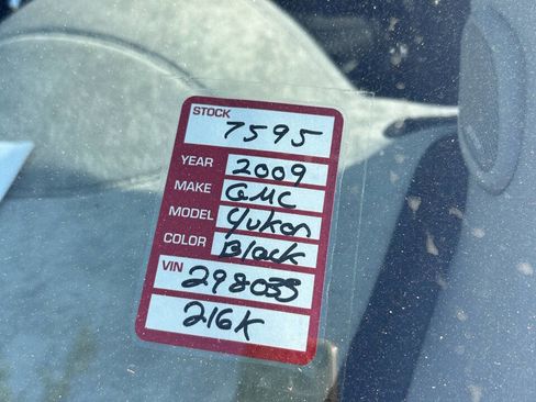 Used 2009 GMC Yukon Denali image 16