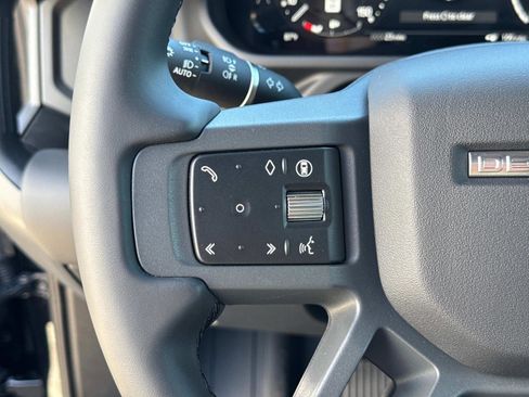 New 2025 Land Rover Defender 110 X-Dynamic SE image 28